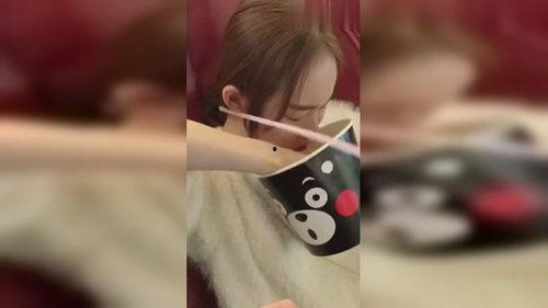 吃瓜少女小妞视频